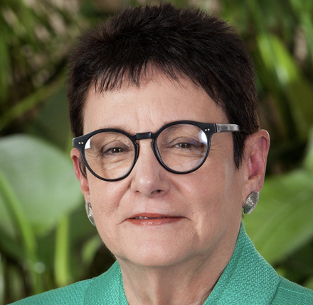Linda De Mello